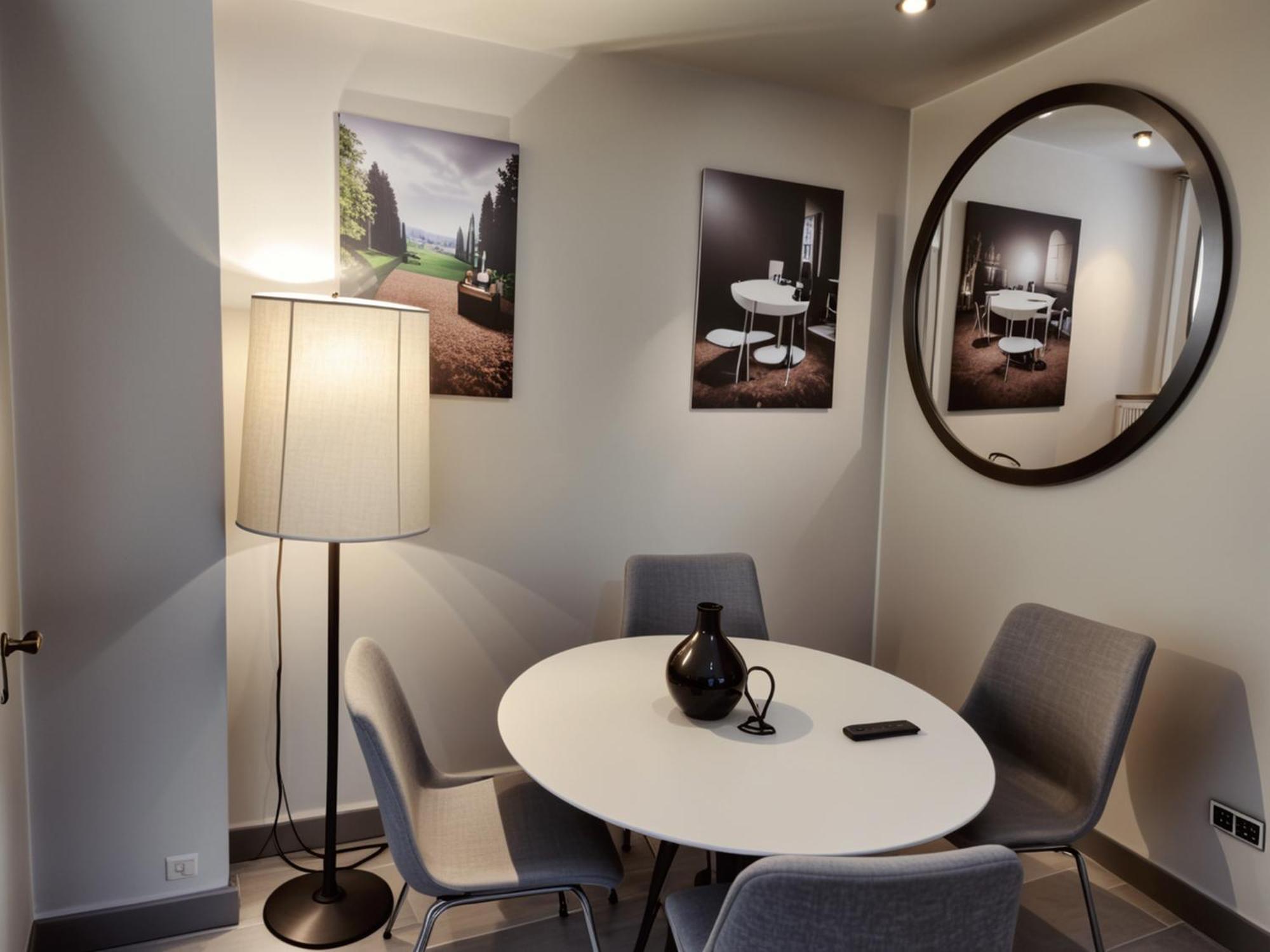 Stayspro Urban Chic Residences In La Aparthotel