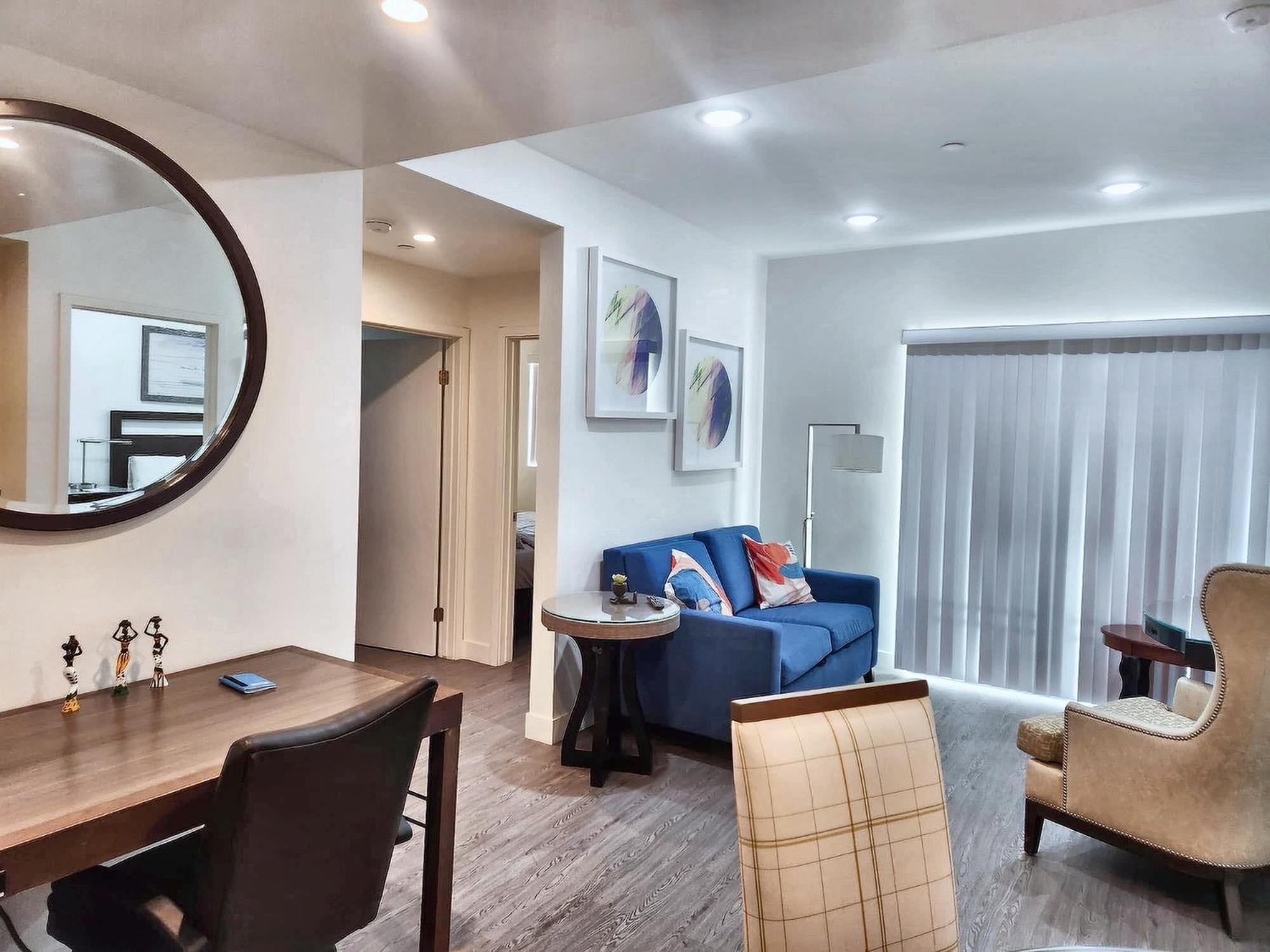 Aparthotel Stayspro Urban Chic Residences In La