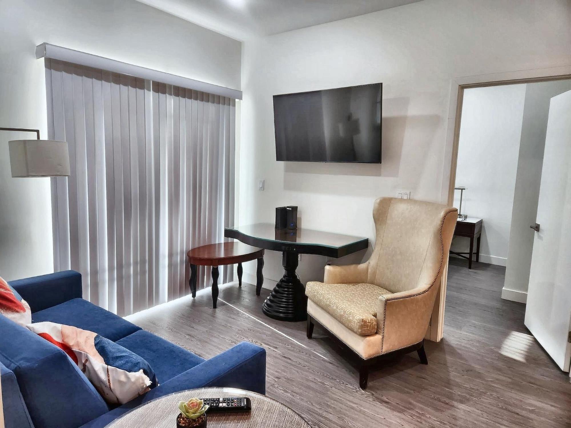Aparthotel Stayspro Urban Chic Residences In La